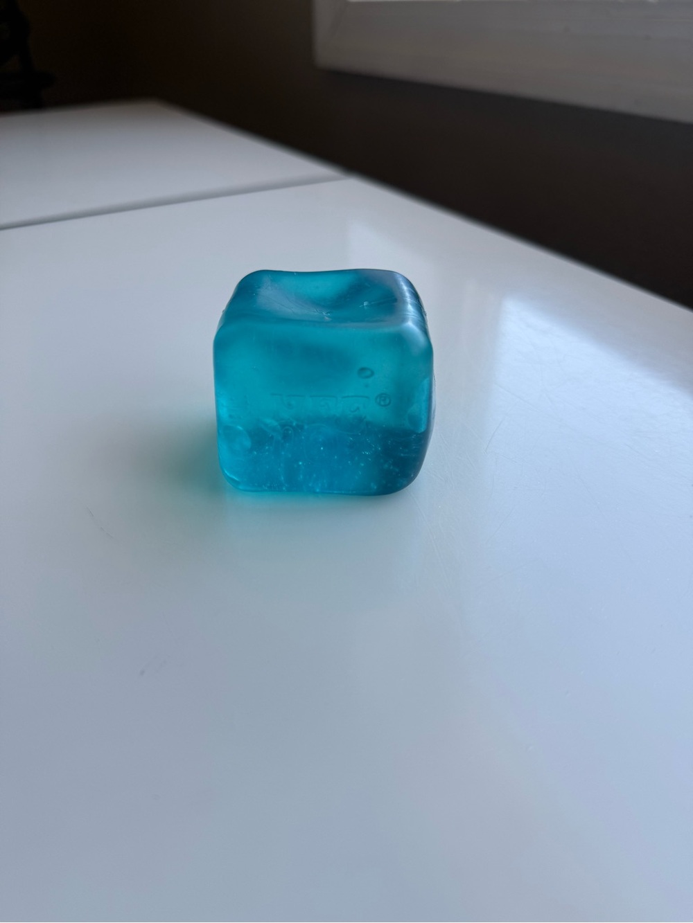 2 squishies/cubes